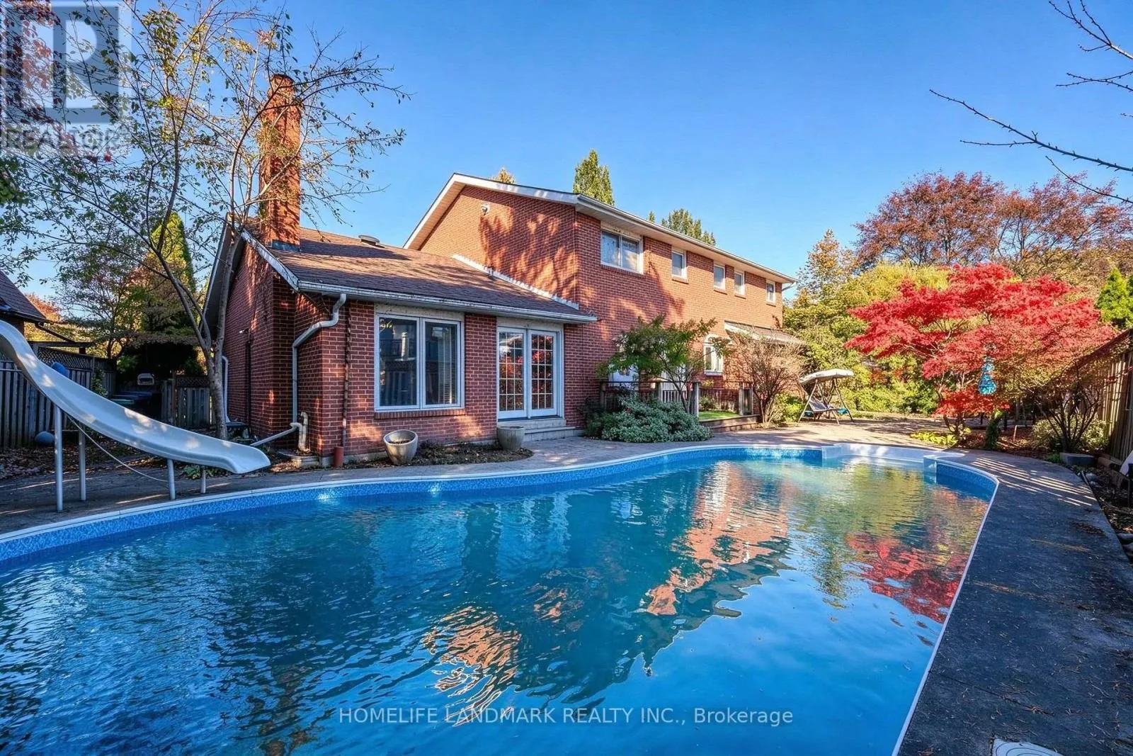 15 TOFINO CRESCENT