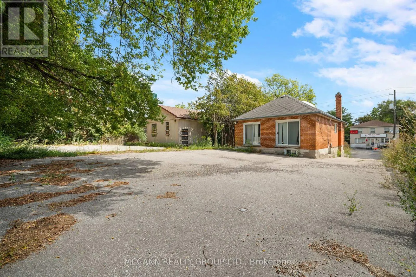 110-112 SHEPPARD AVENUE W