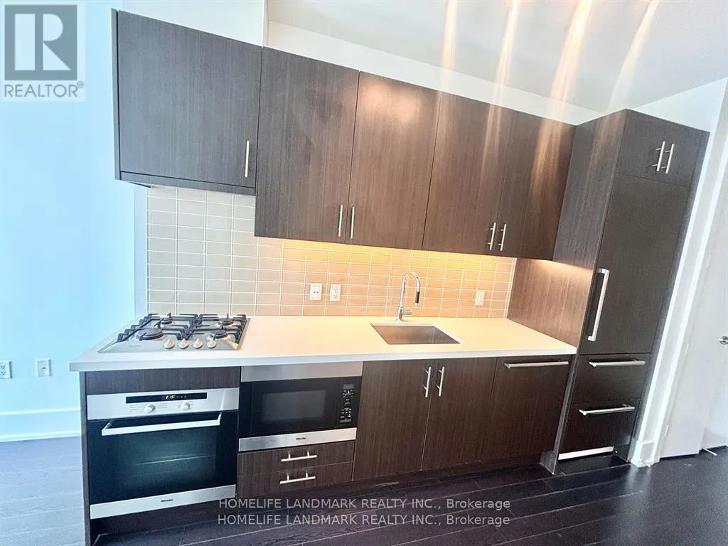 1029 - 39 QUEENS QUAY E