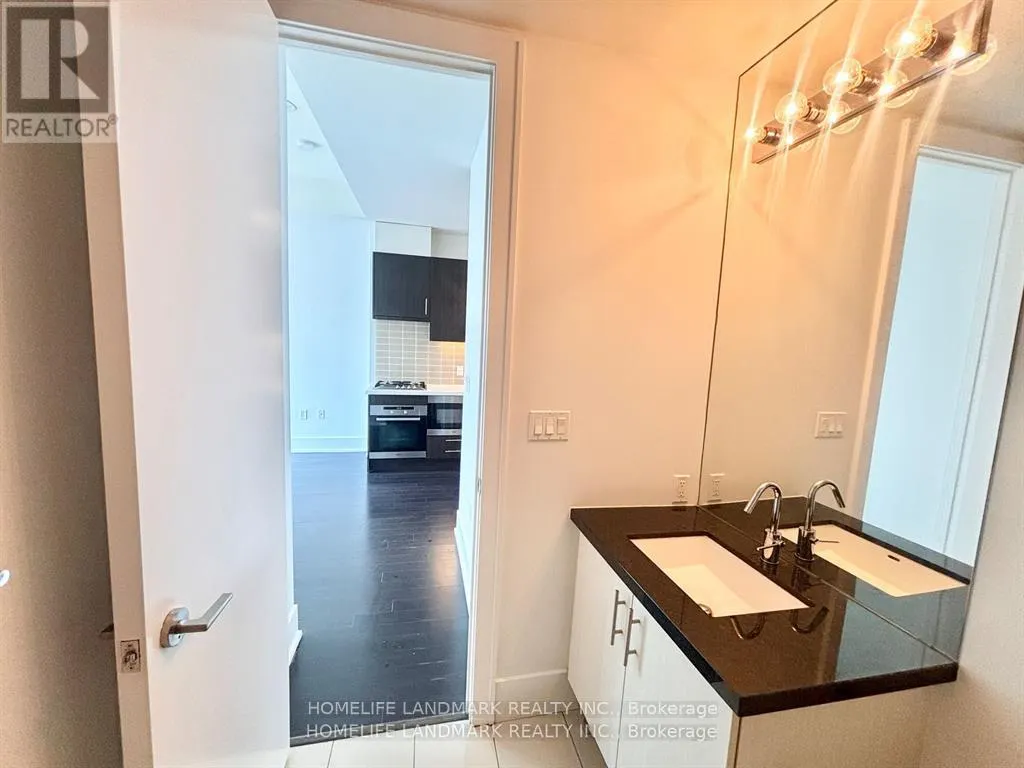 1029 - 39 QUEENS QUAY E