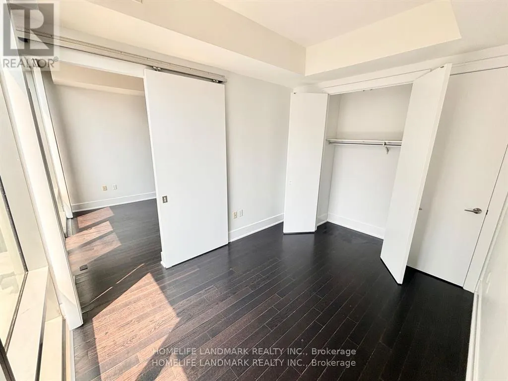 1029 - 39 QUEENS QUAY E