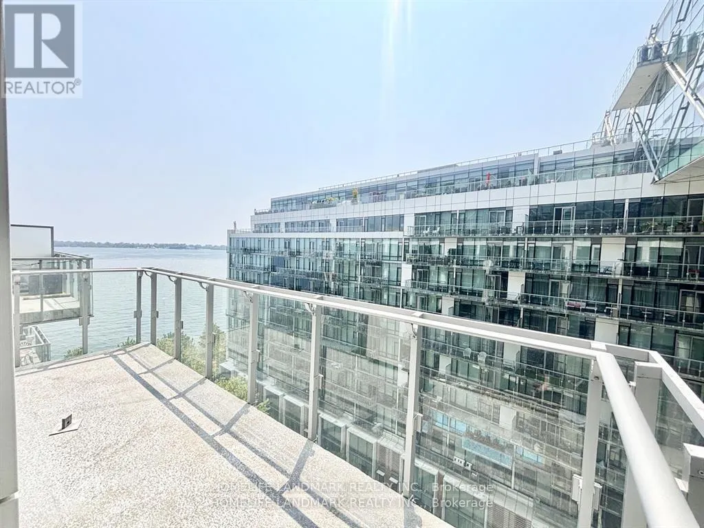 1029 - 39 QUEENS QUAY E