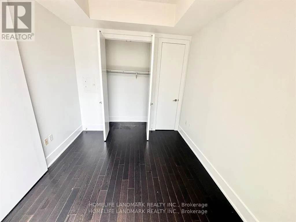 1029 - 39 QUEENS QUAY E