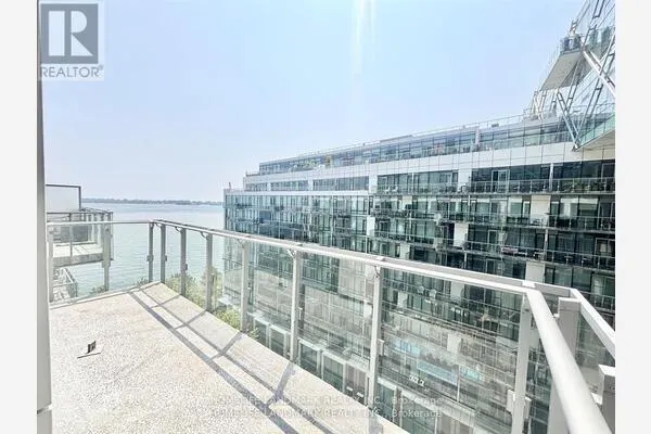 1029 - 39 QUEENS QUAY E
