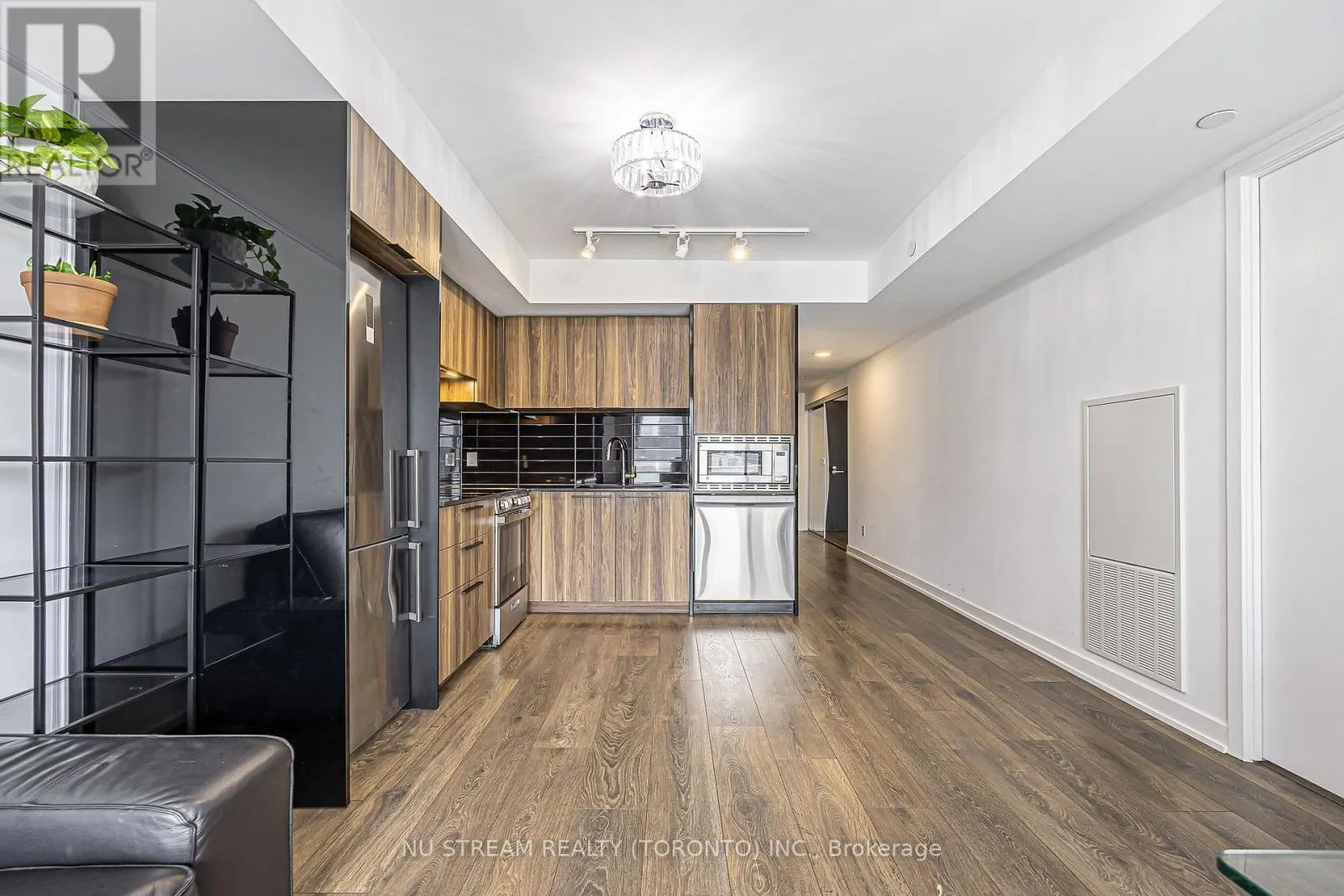 1710 - 501 YONGE STREET