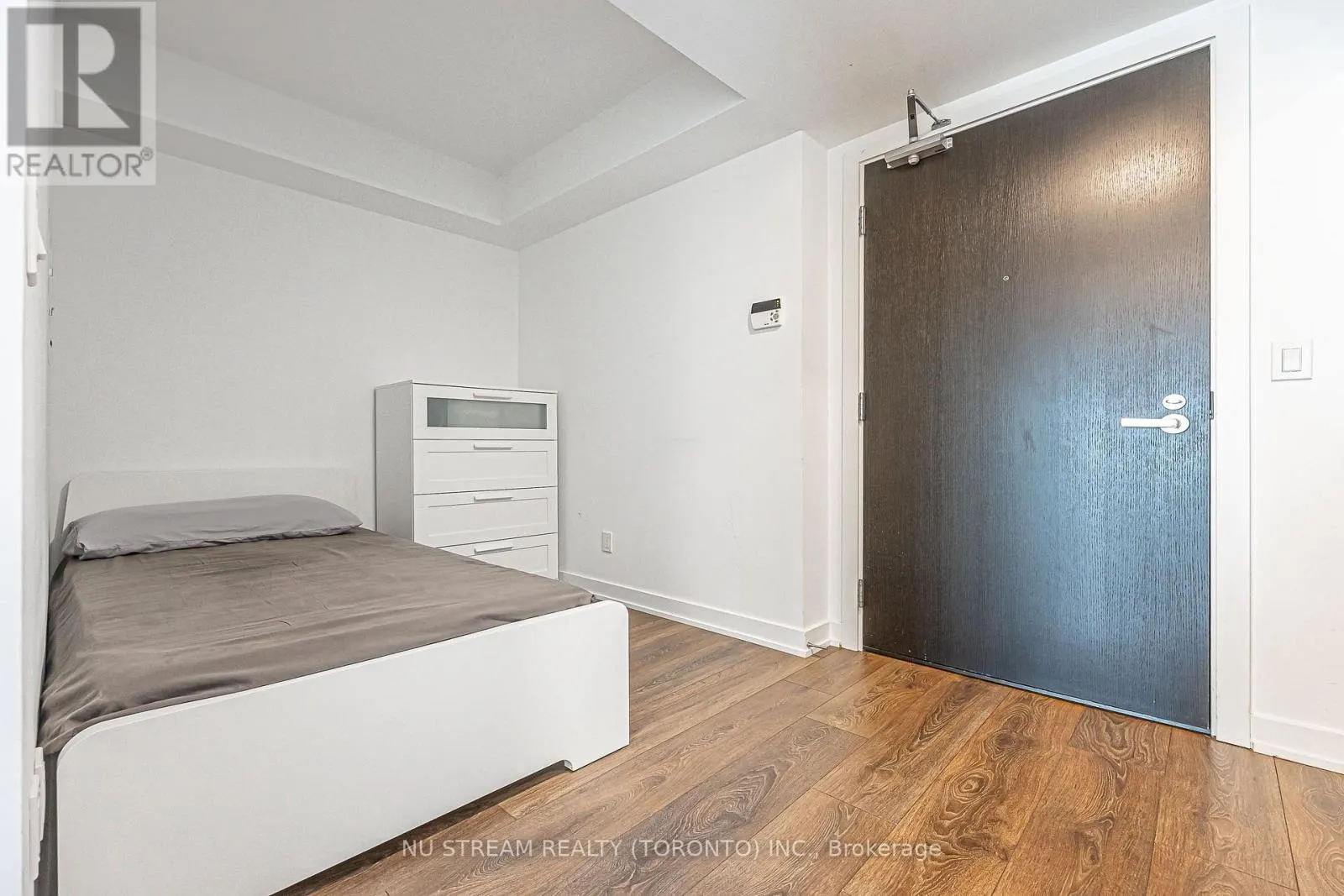1710 - 501 YONGE STREET