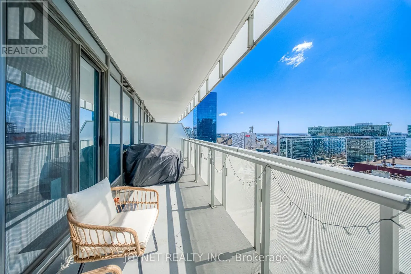 1201 - 28 FREELAND STREET