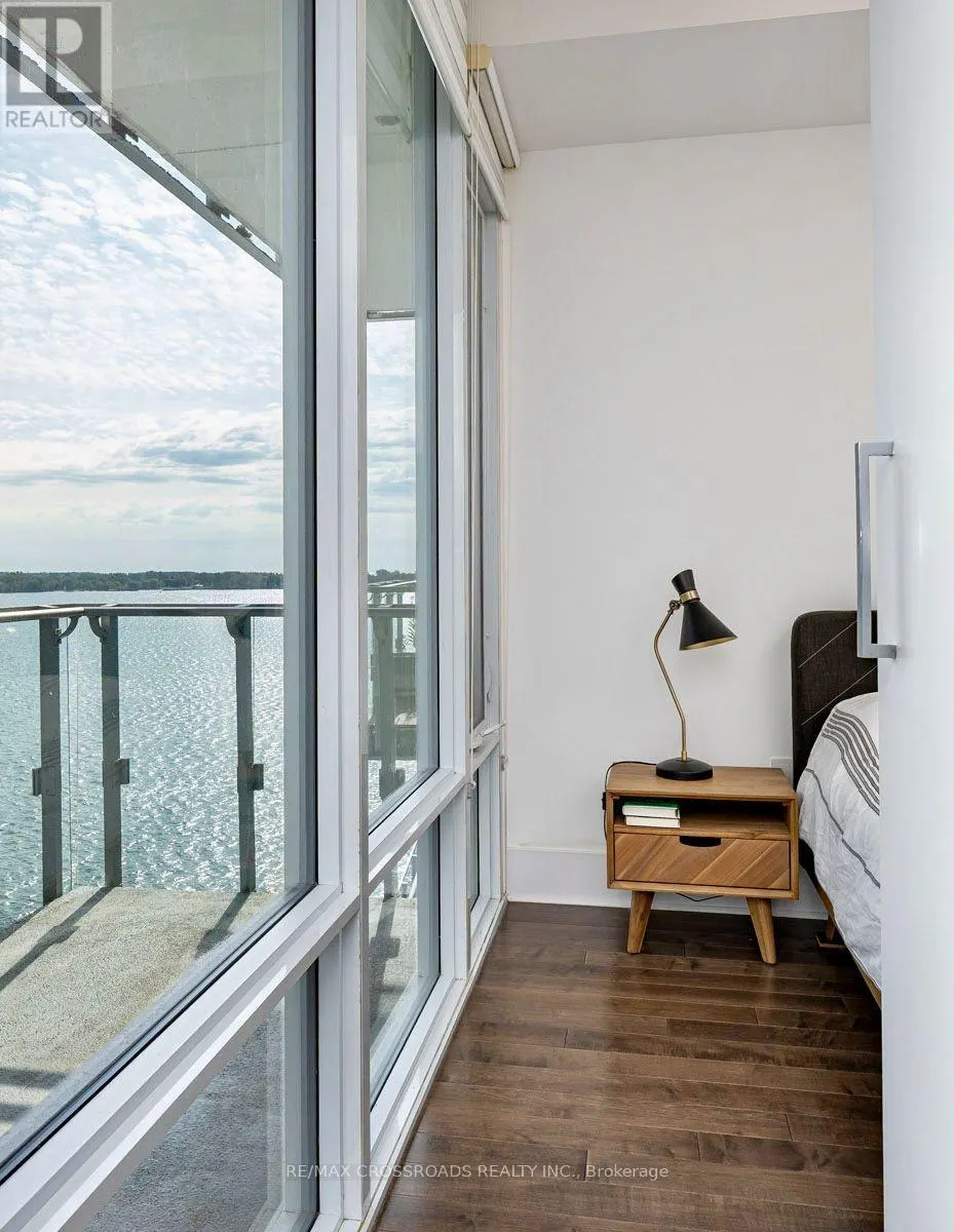 1010 - 29 QUEENS QUAY E