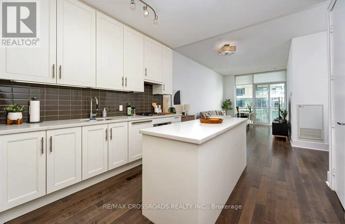 1010 - 29 QUEENS QUAY E