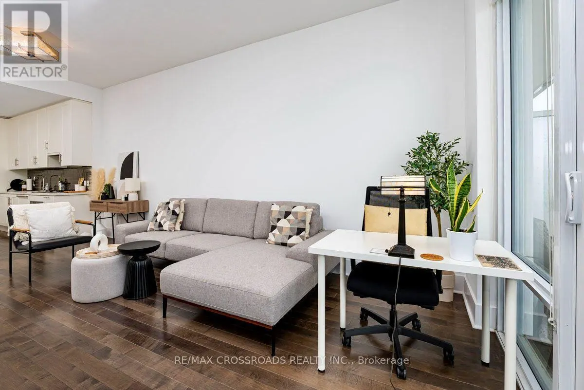 1010 - 29 QUEENS QUAY E