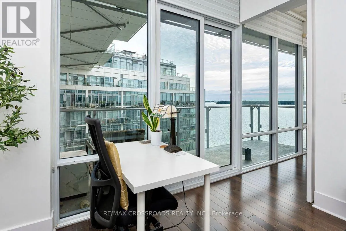 1010 - 29 QUEENS QUAY E