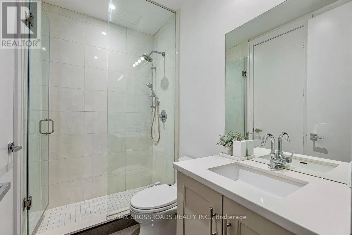 1010 - 29 QUEENS QUAY E