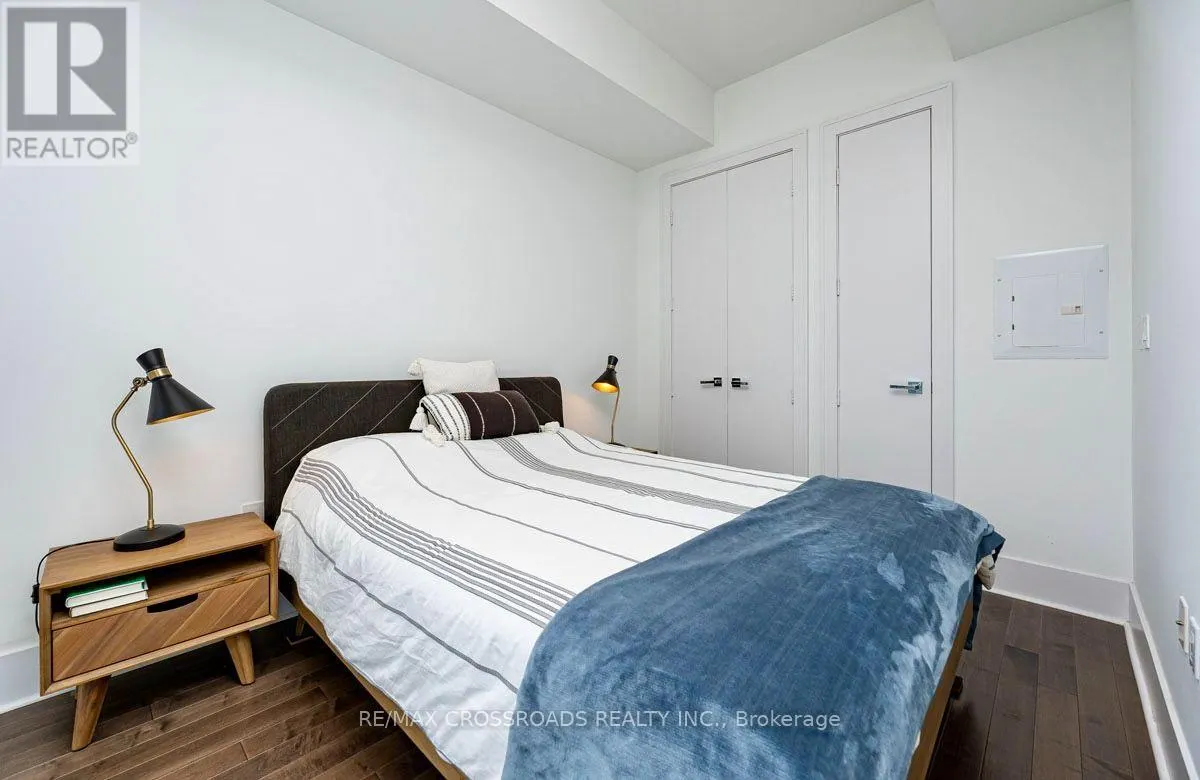 1010 - 29 QUEENS QUAY E
