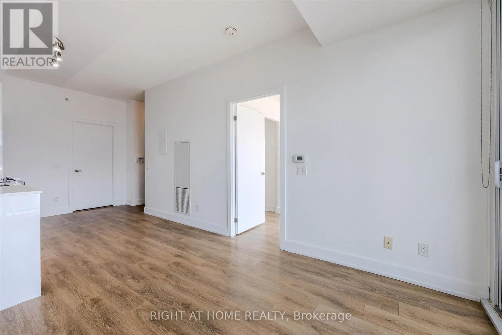 12 - 128 FAIRVIEW MALL DRIVE