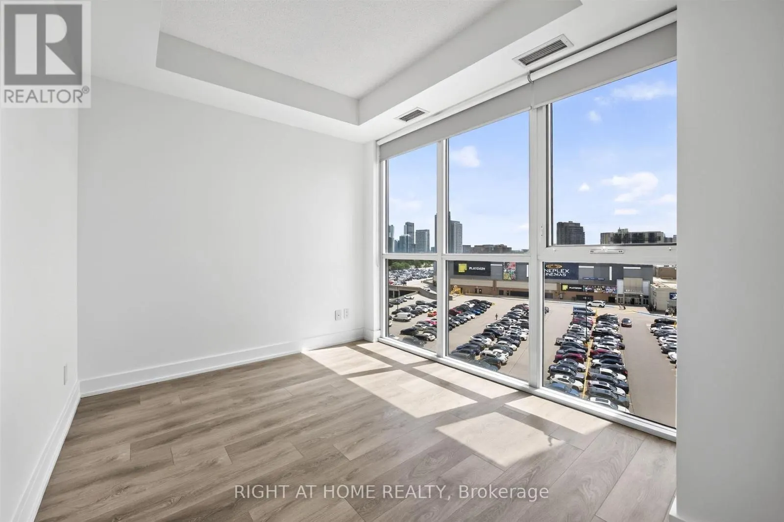 12 - 128 FAIRVIEW MALL DRIVE