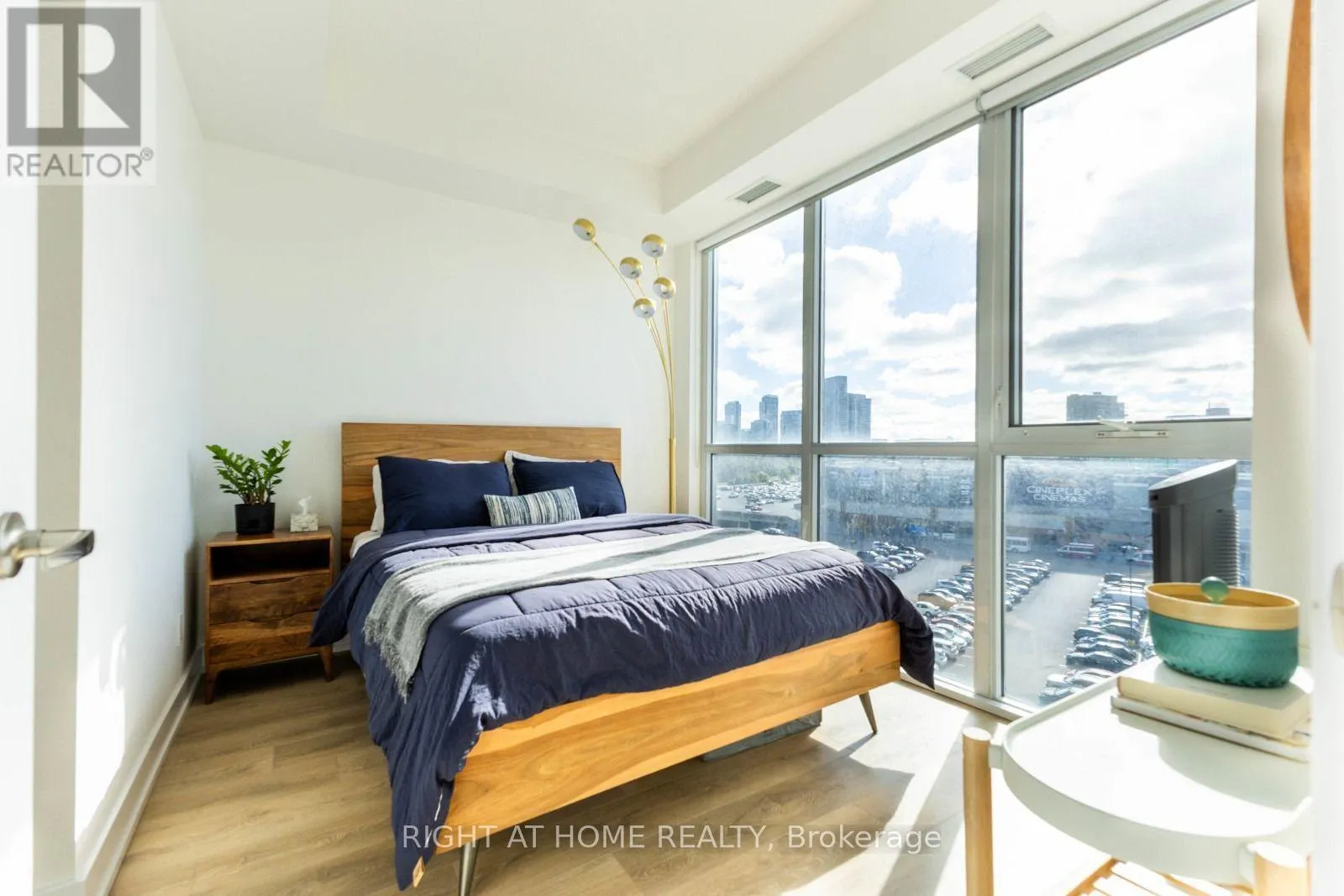 12 - 128 FAIRVIEW MALL DRIVE