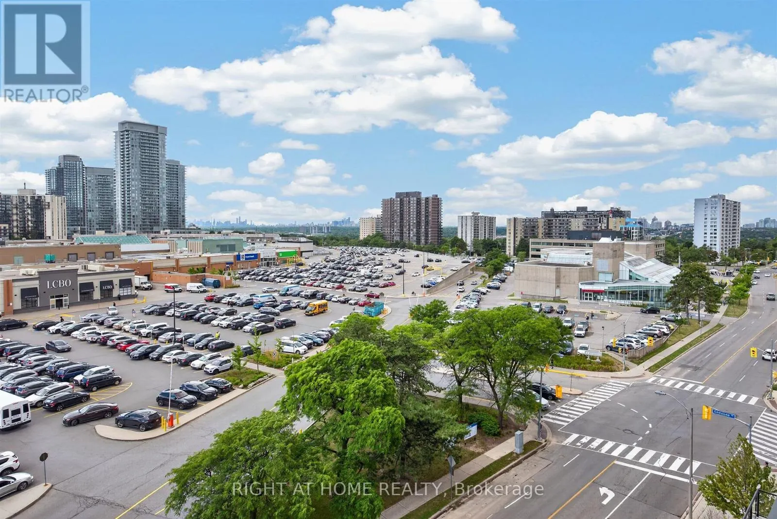 12 - 128 FAIRVIEW MALL DRIVE