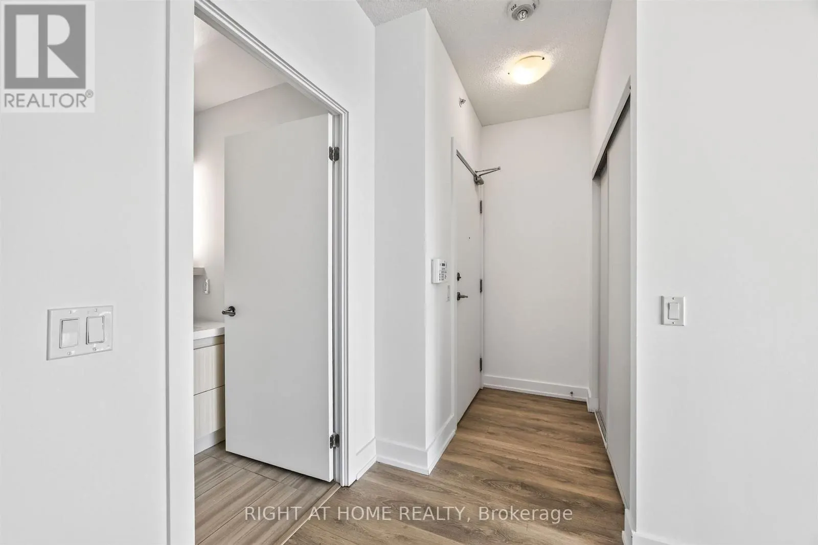 12 - 128 FAIRVIEW MALL DRIVE