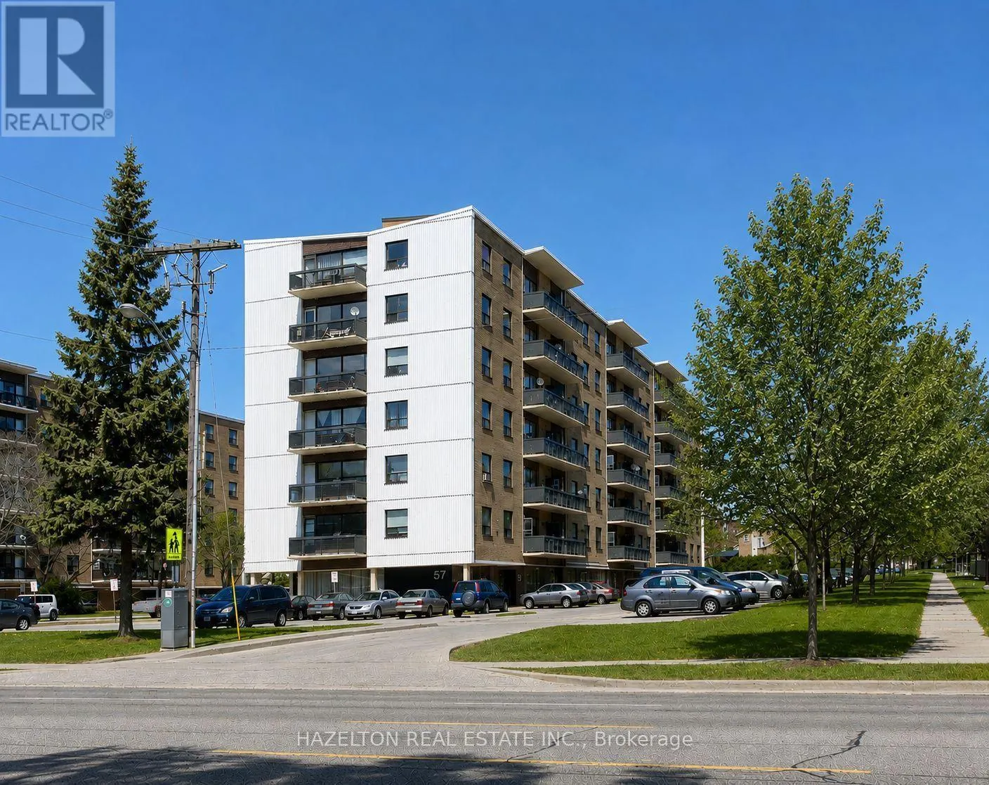 711 - 57 PARKWOODS VILLAGE DRIVE