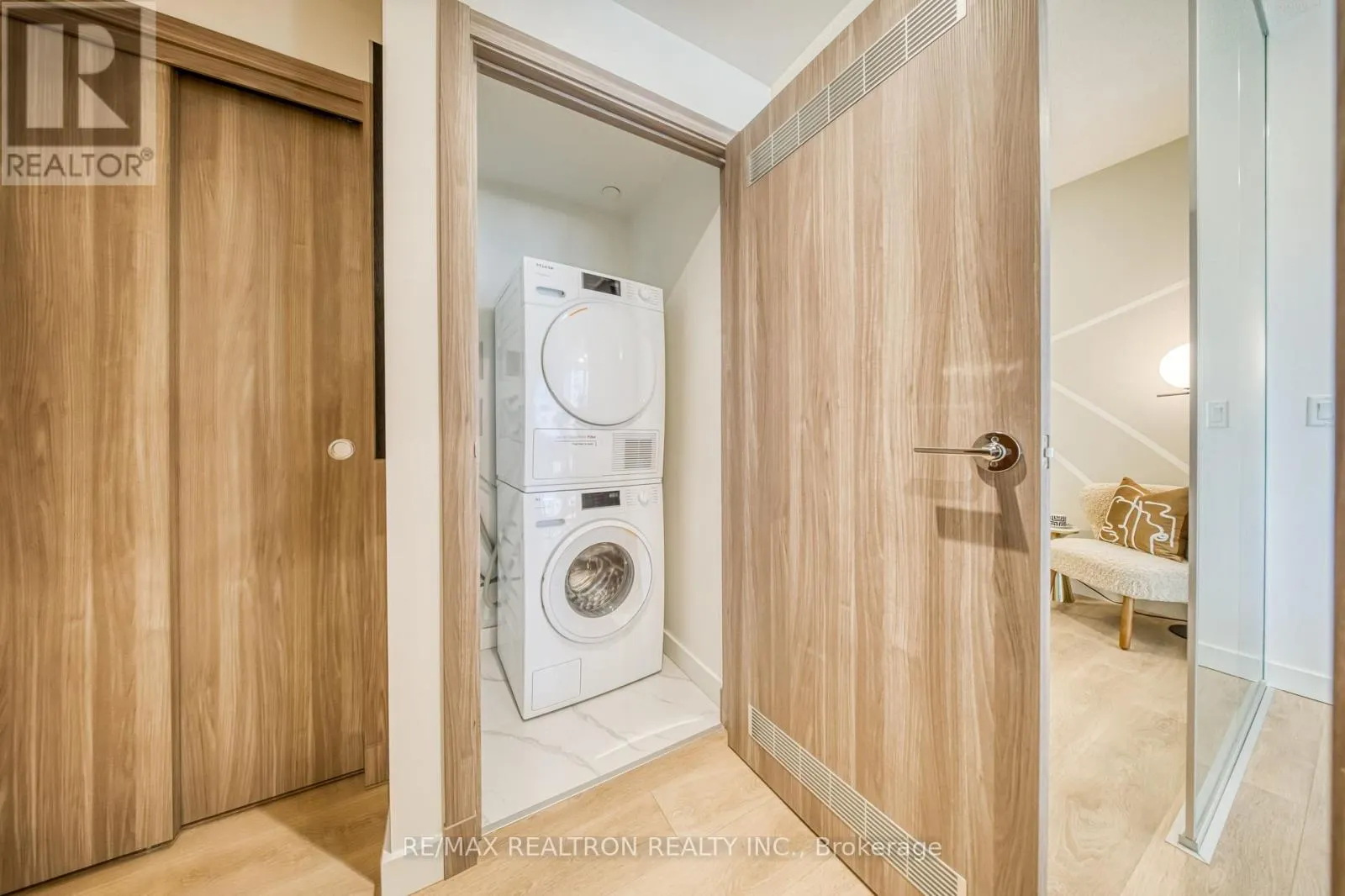 1101 - 25 MCMAHON DRIVE