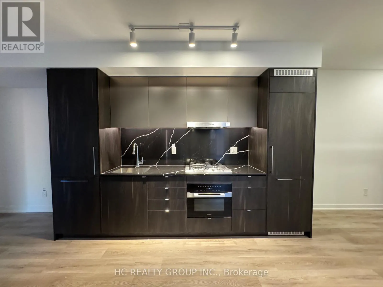 608 - 771 YONGE STREET