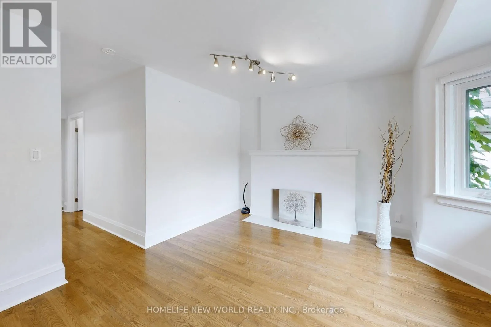 14 FRANKLIN AVENUE