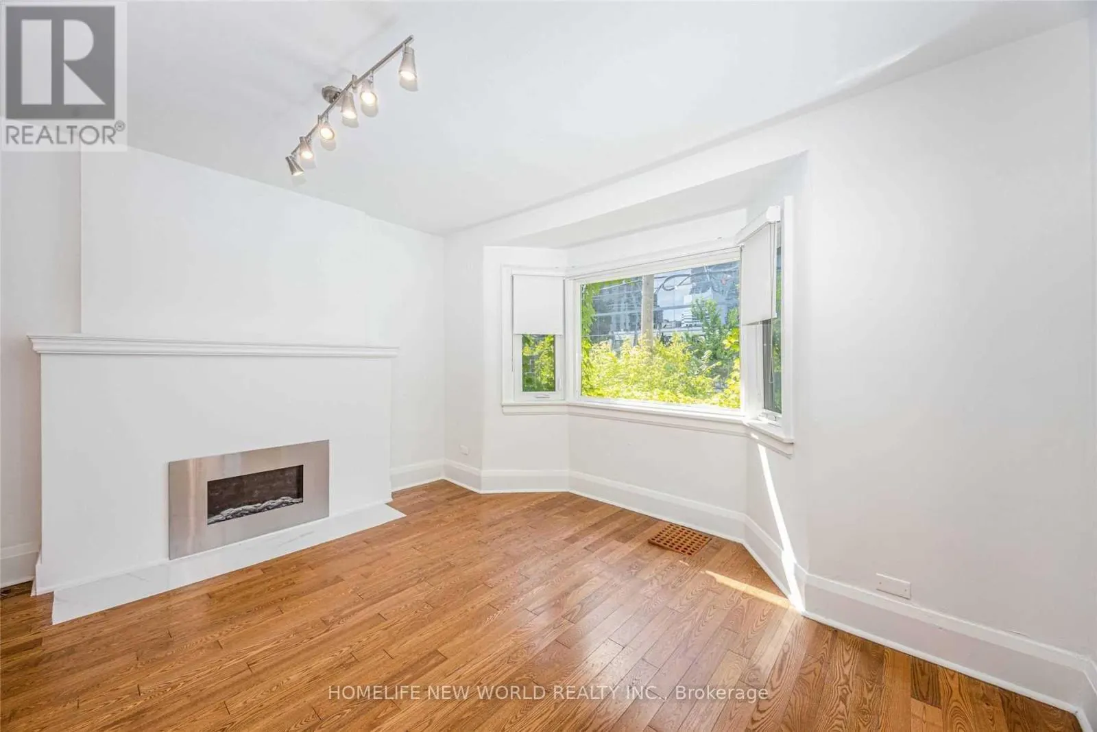 14 FRANKLIN AVENUE