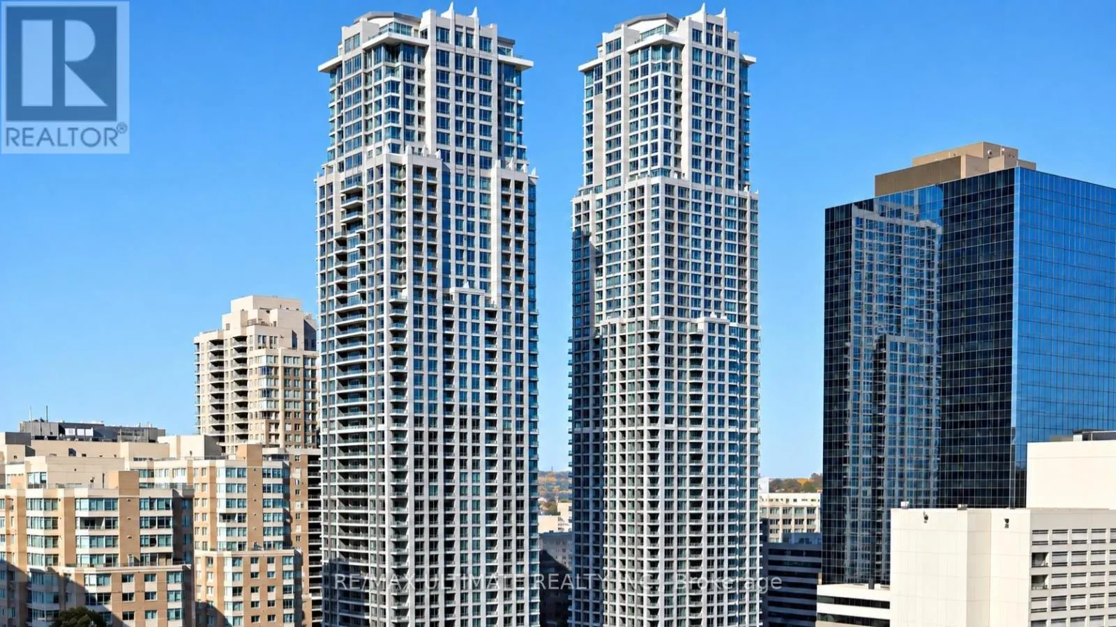 4212 - 761 BAY STREET