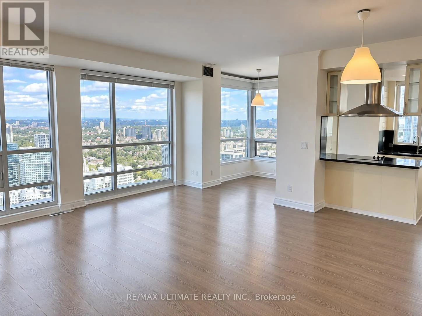 4212 - 761 BAY STREET