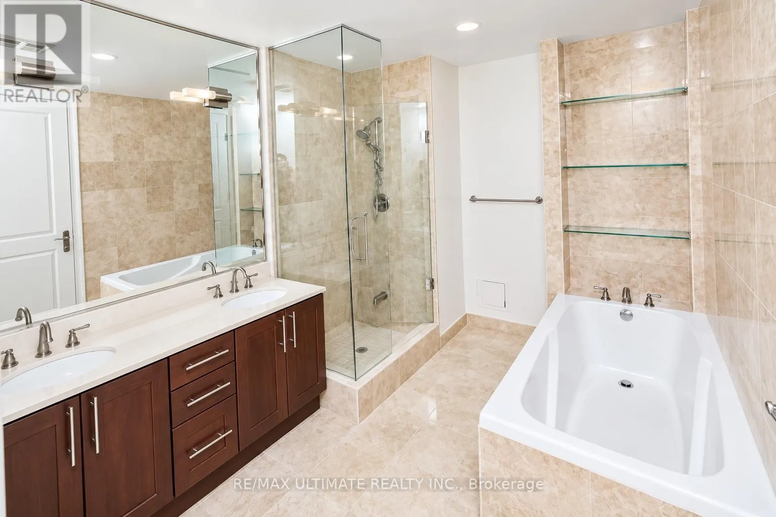 4212 - 761 BAY STREET