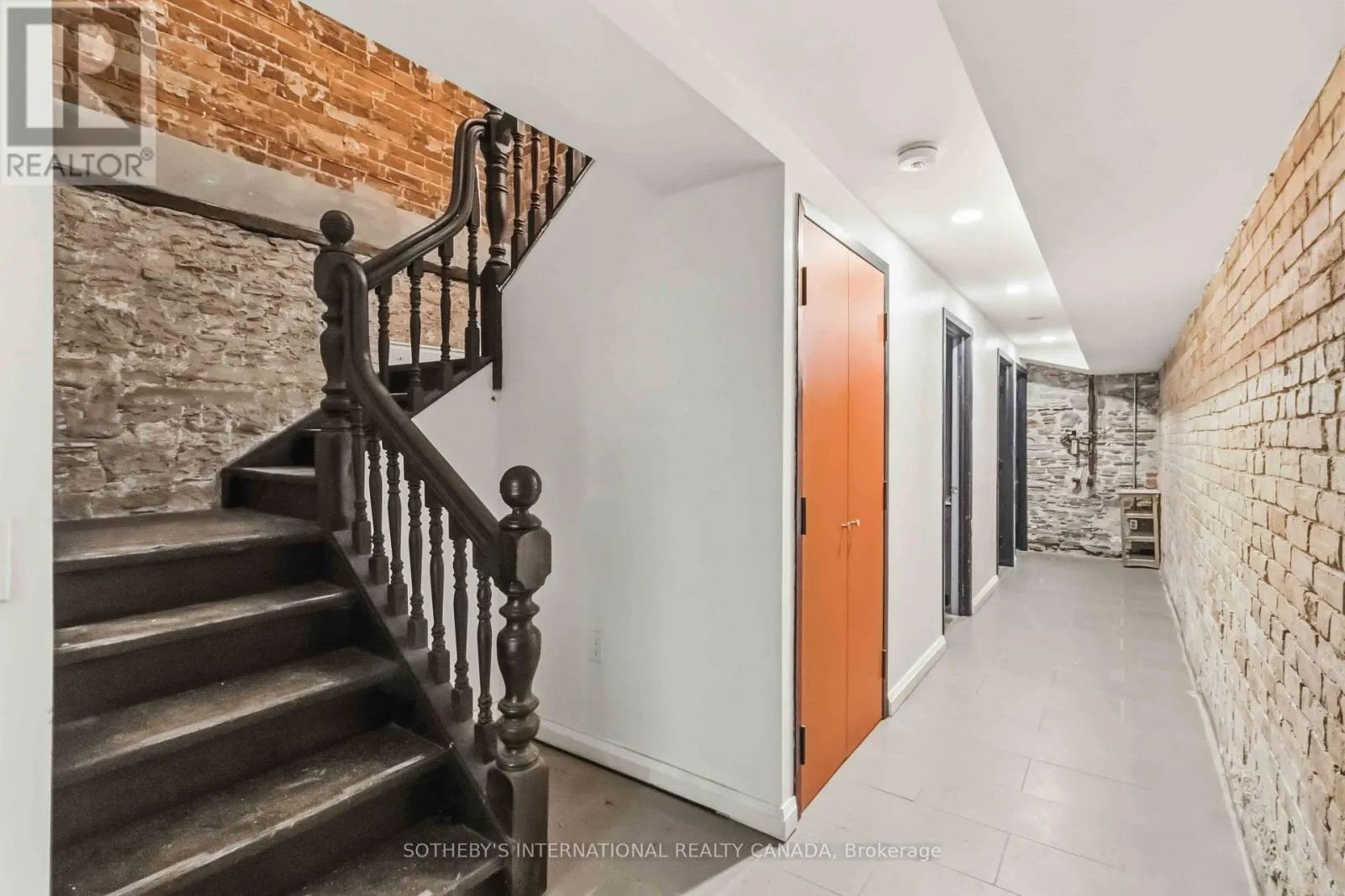 116 1/2 SHERBOURNE STREET