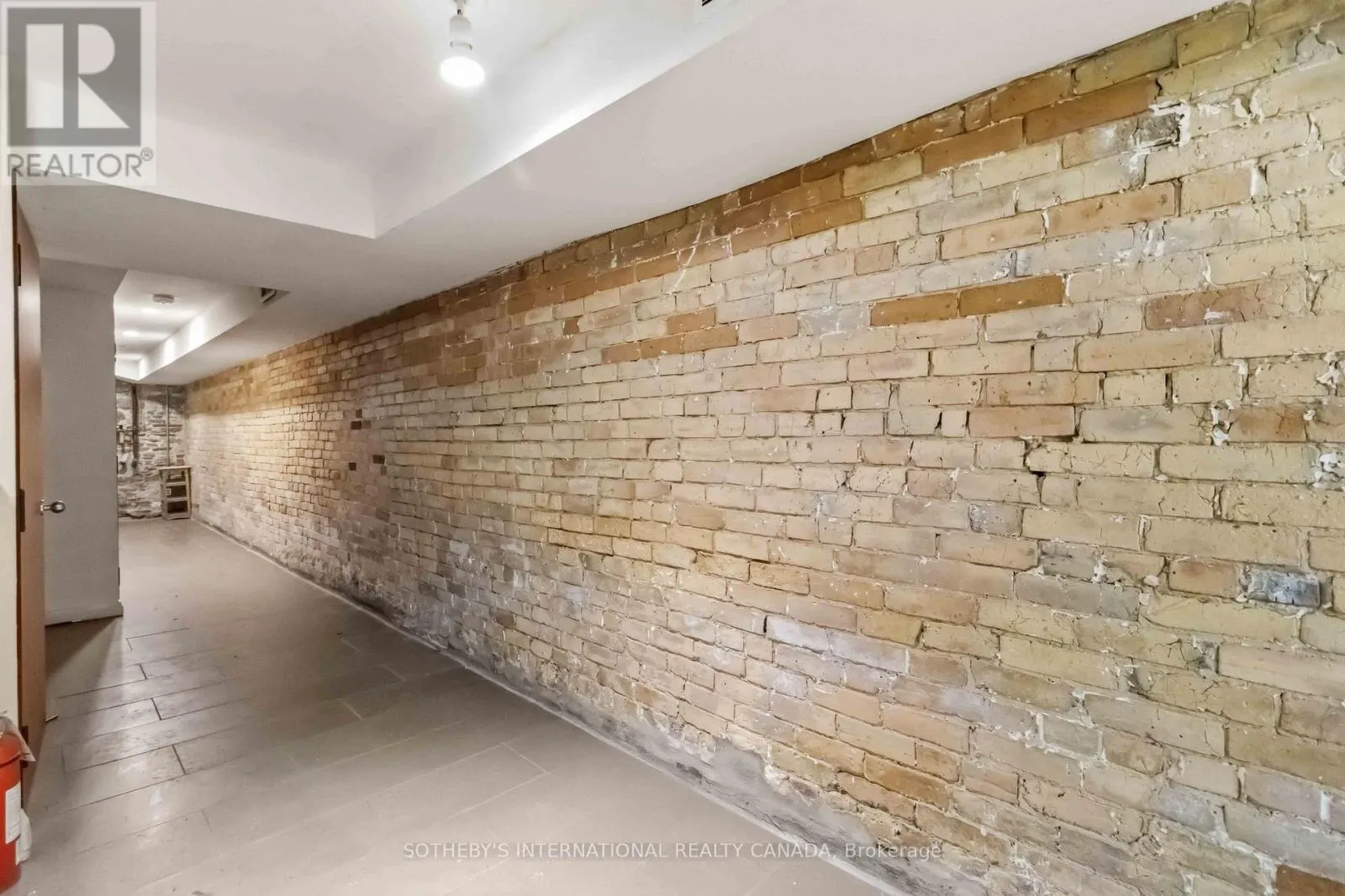 116 1/2 SHERBOURNE STREET