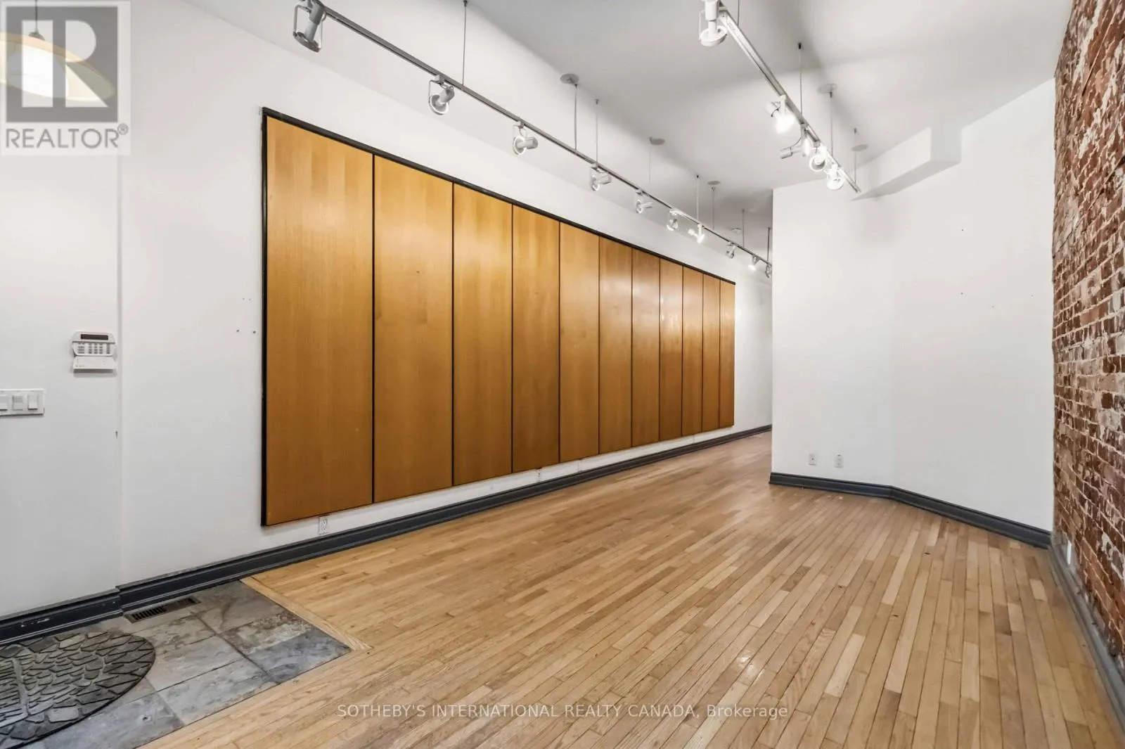 116 1/2 SHERBOURNE STREET