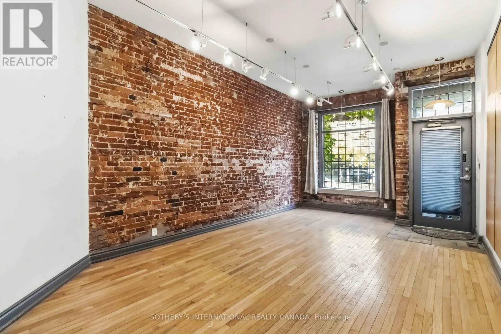 116 1/2 SHERBOURNE STREET