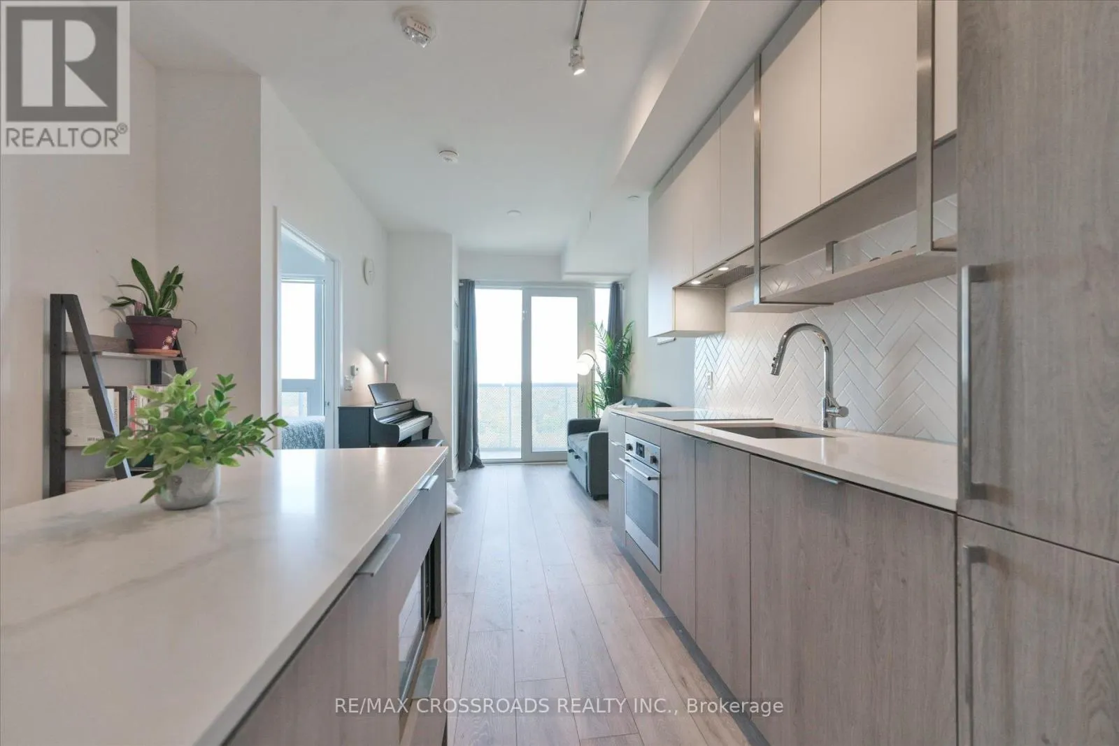 1510 - 15 HOLMES AVENUE