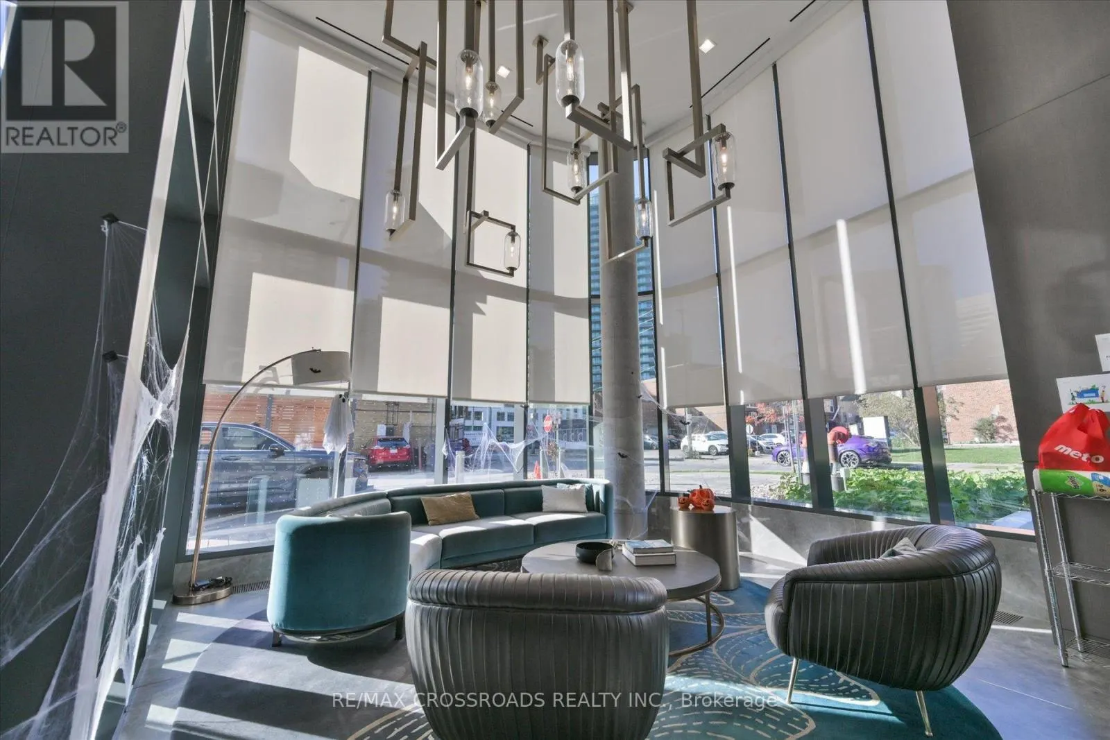 1510 - 15 HOLMES AVENUE
