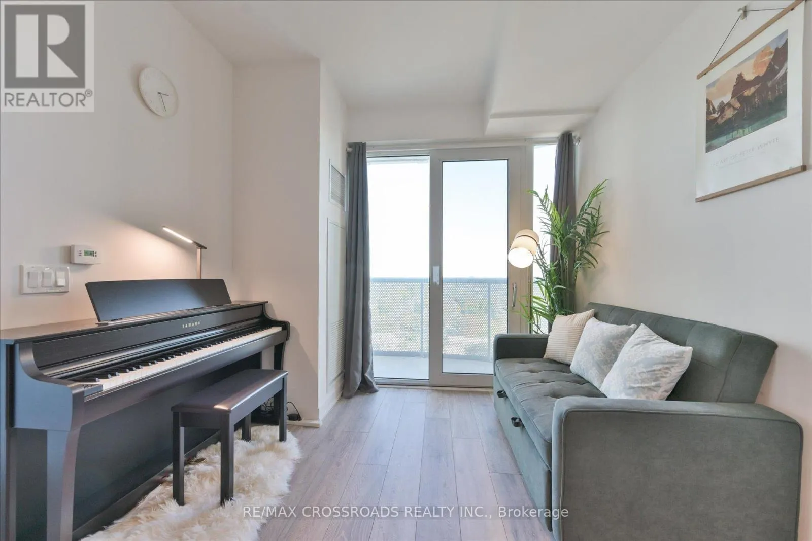 1510 - 15 HOLMES AVENUE
