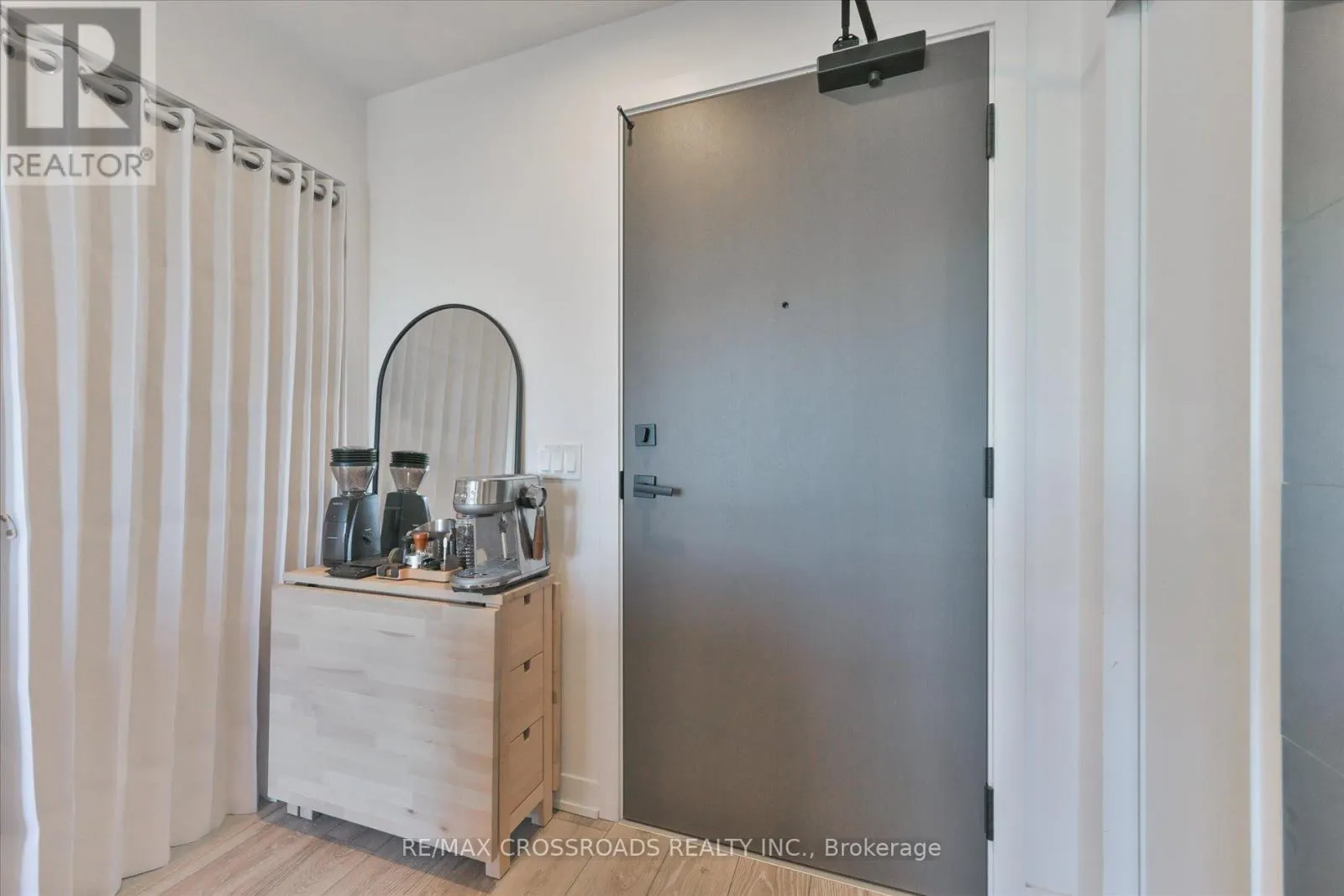 1510 - 15 HOLMES AVENUE