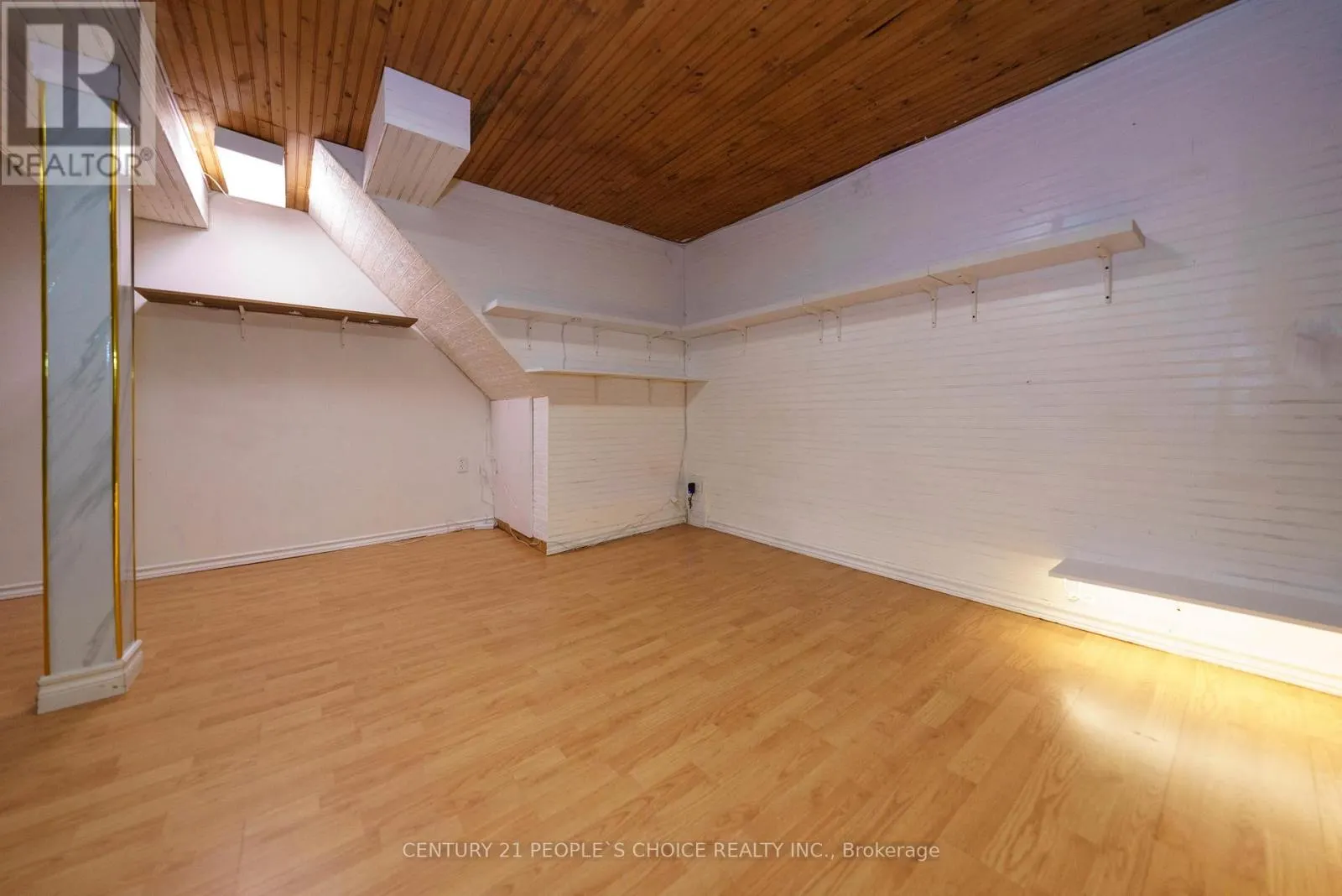 172 HOLLYBERRY TRAIL