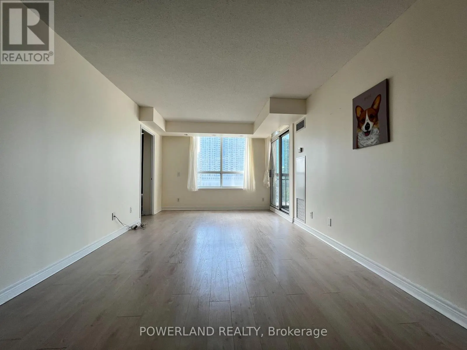 1007 - 18 PARKVIEW AVENUE