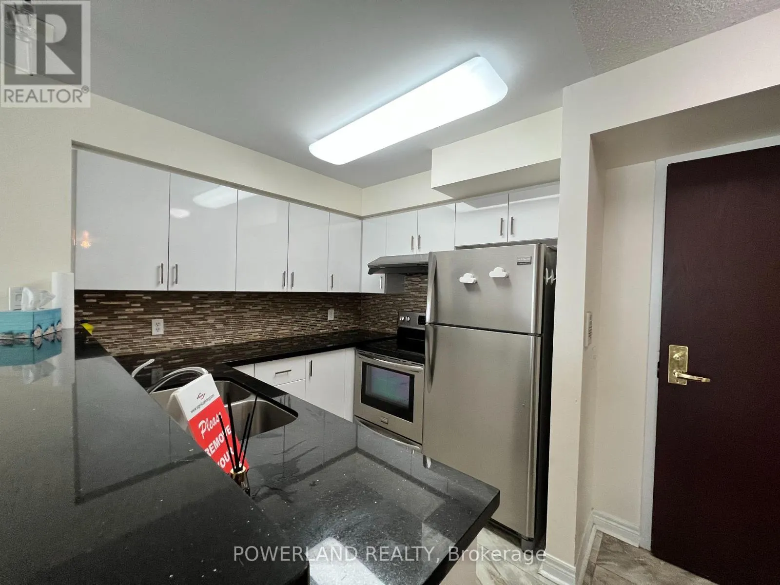 1007 - 18 PARKVIEW AVENUE