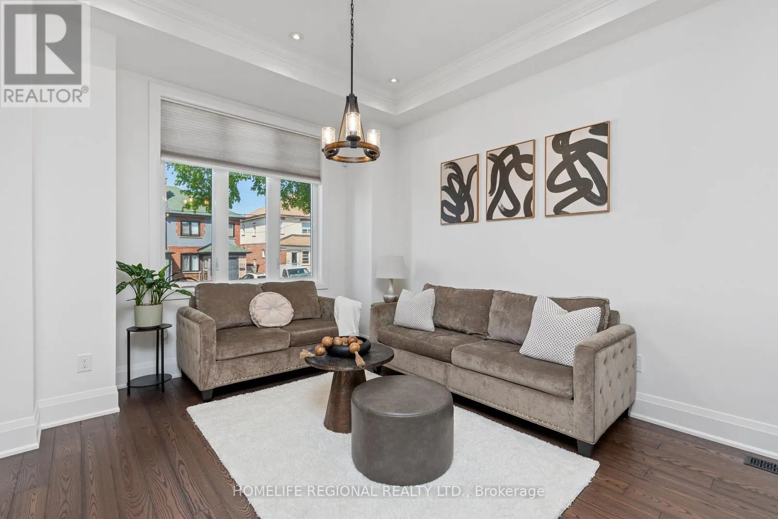 313 ROBINA AVENUE