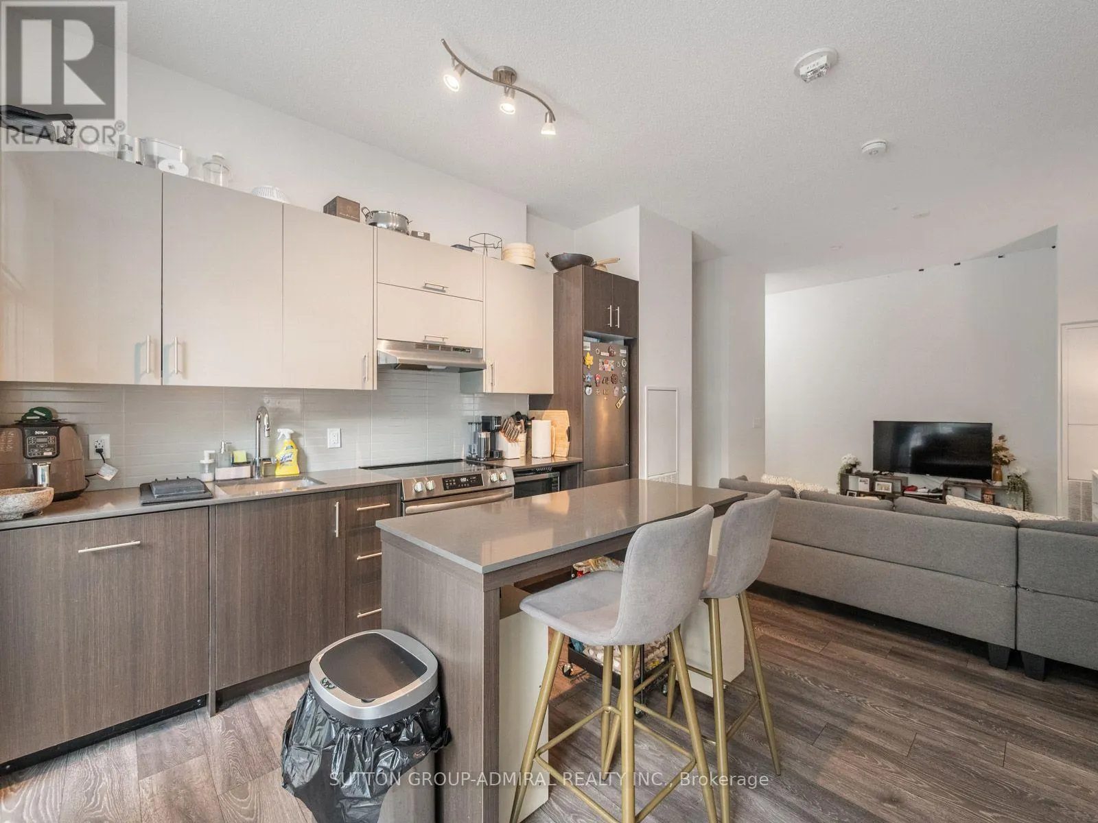101 - 188 FAIRVIEW MALL DRIVE