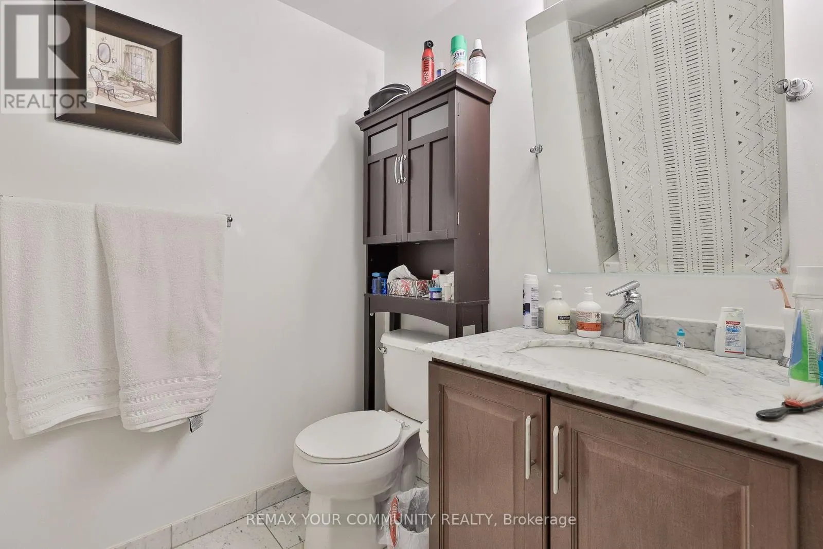 PH 201 - 8 SCOLLARD STREET