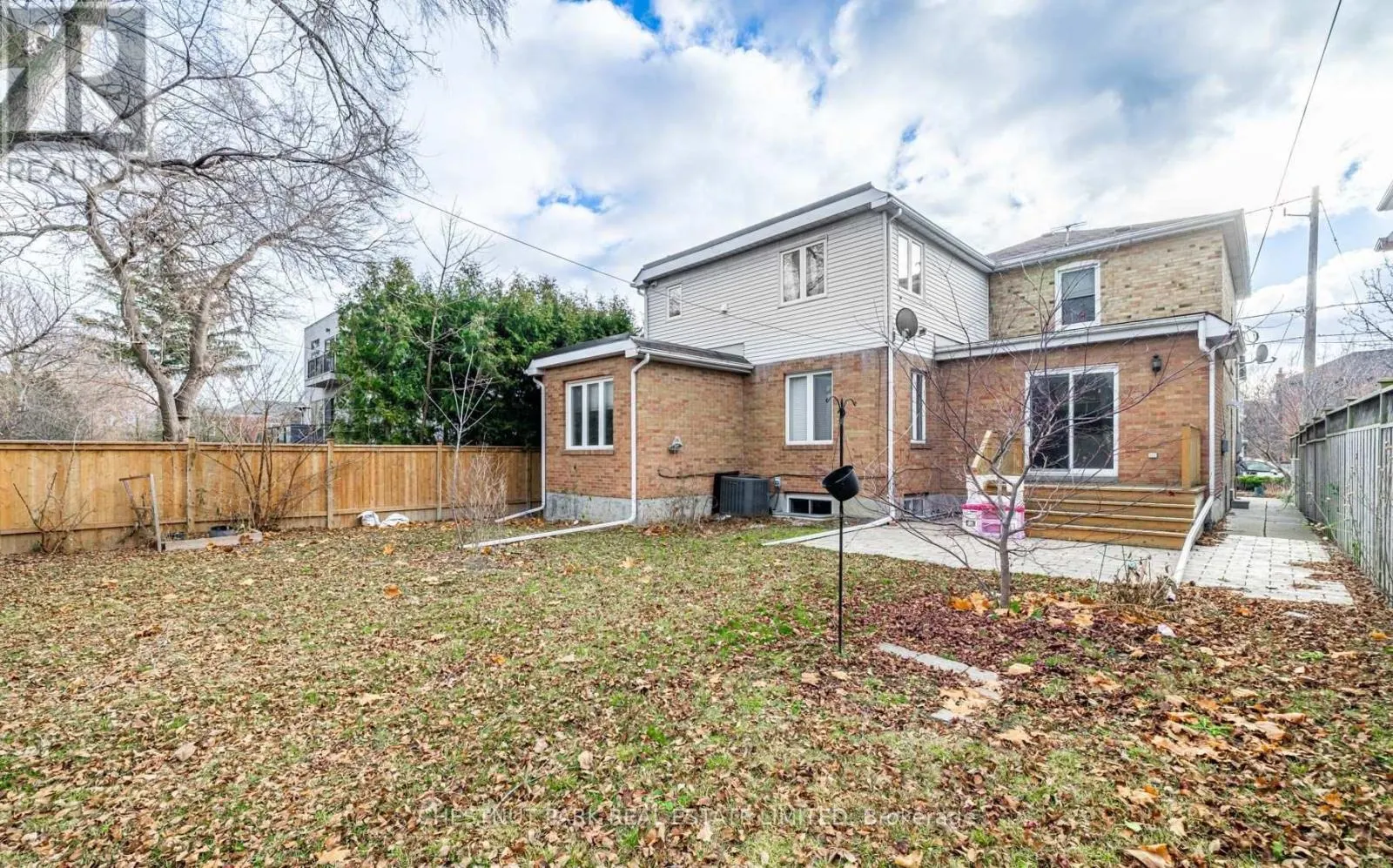 562 DELORAINE AVENUE