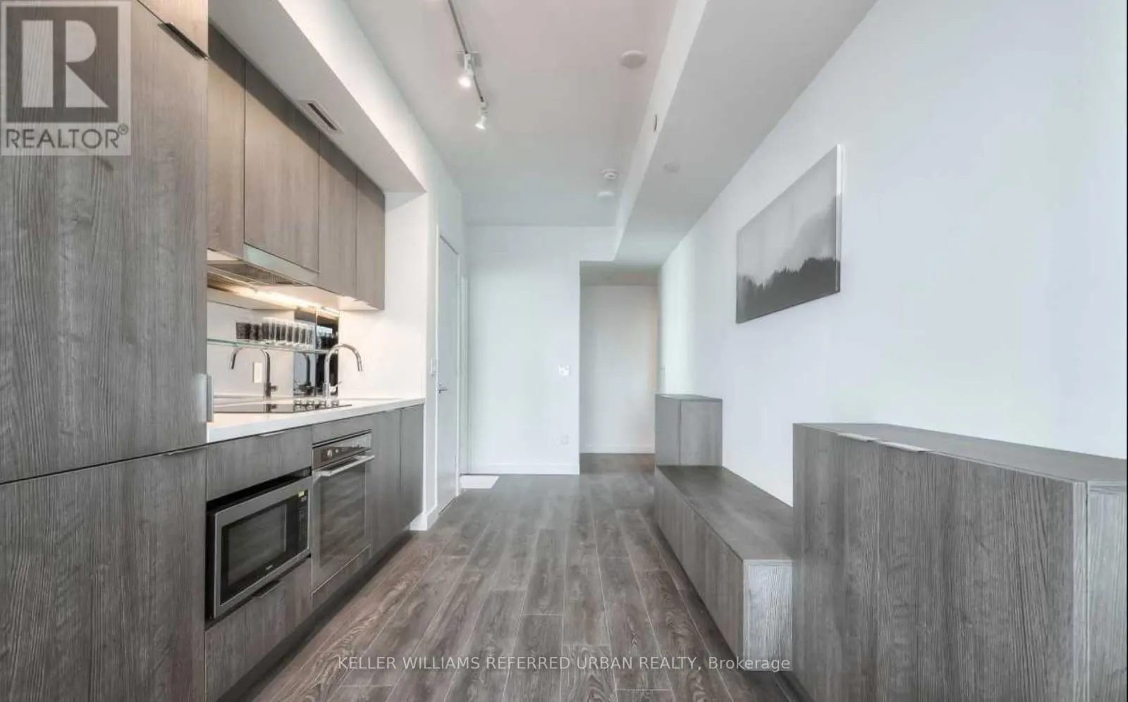 2305 - 215 QUEEN STREET W