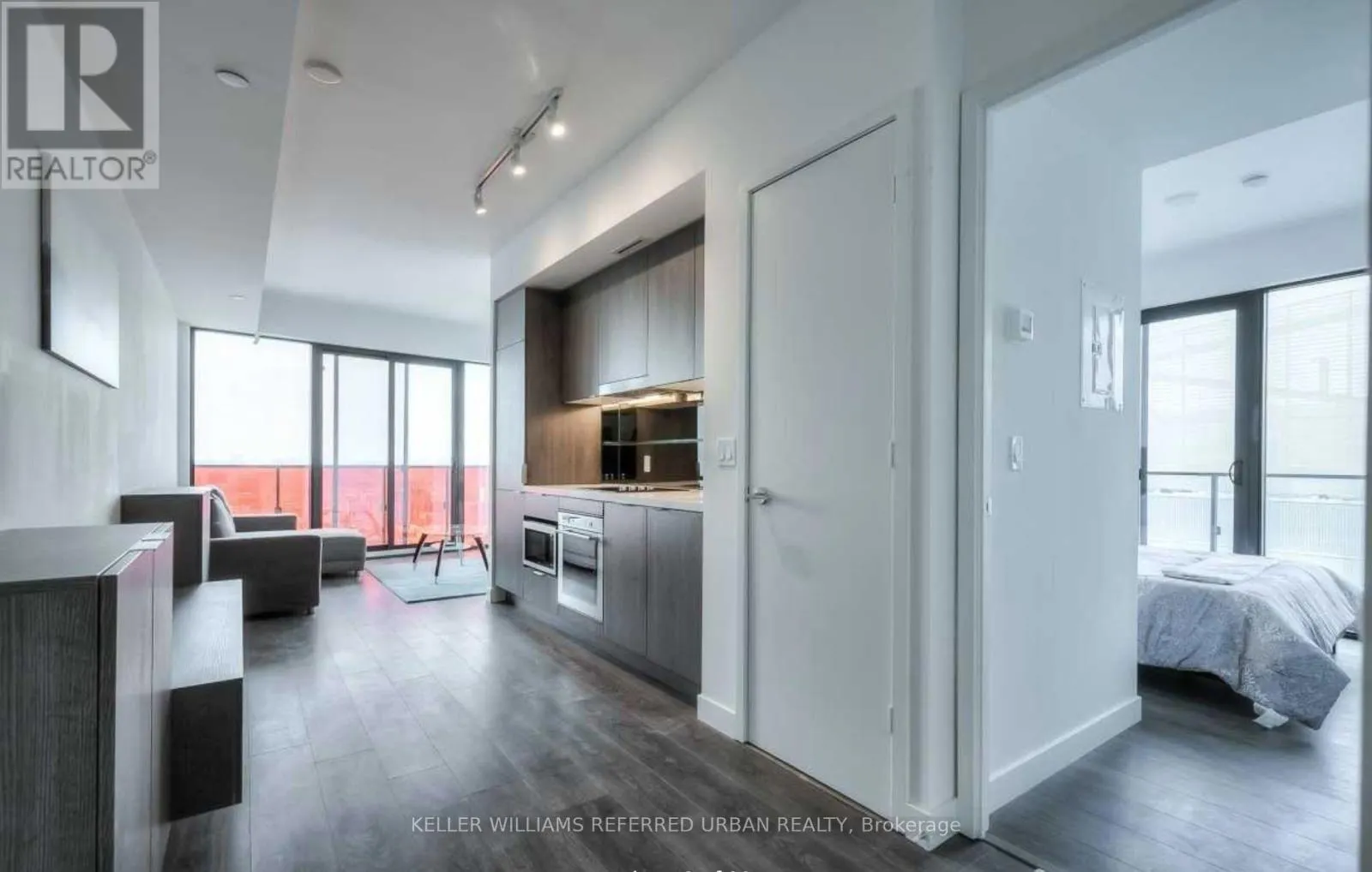 2305 - 215 QUEEN STREET W