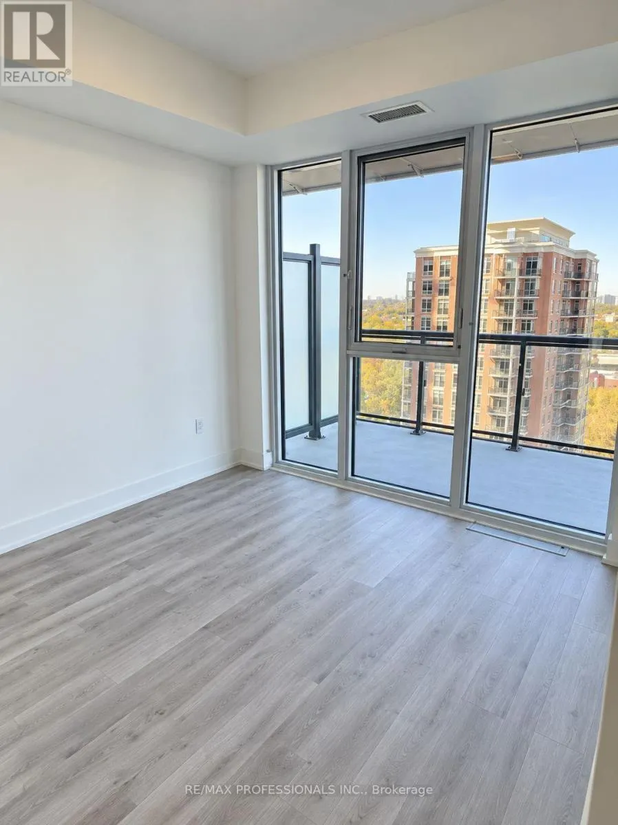 1430 - 20 INN ON THE PARK DRIVE