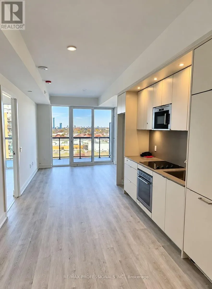 1430 - 20 INN ON THE PARK DRIVE