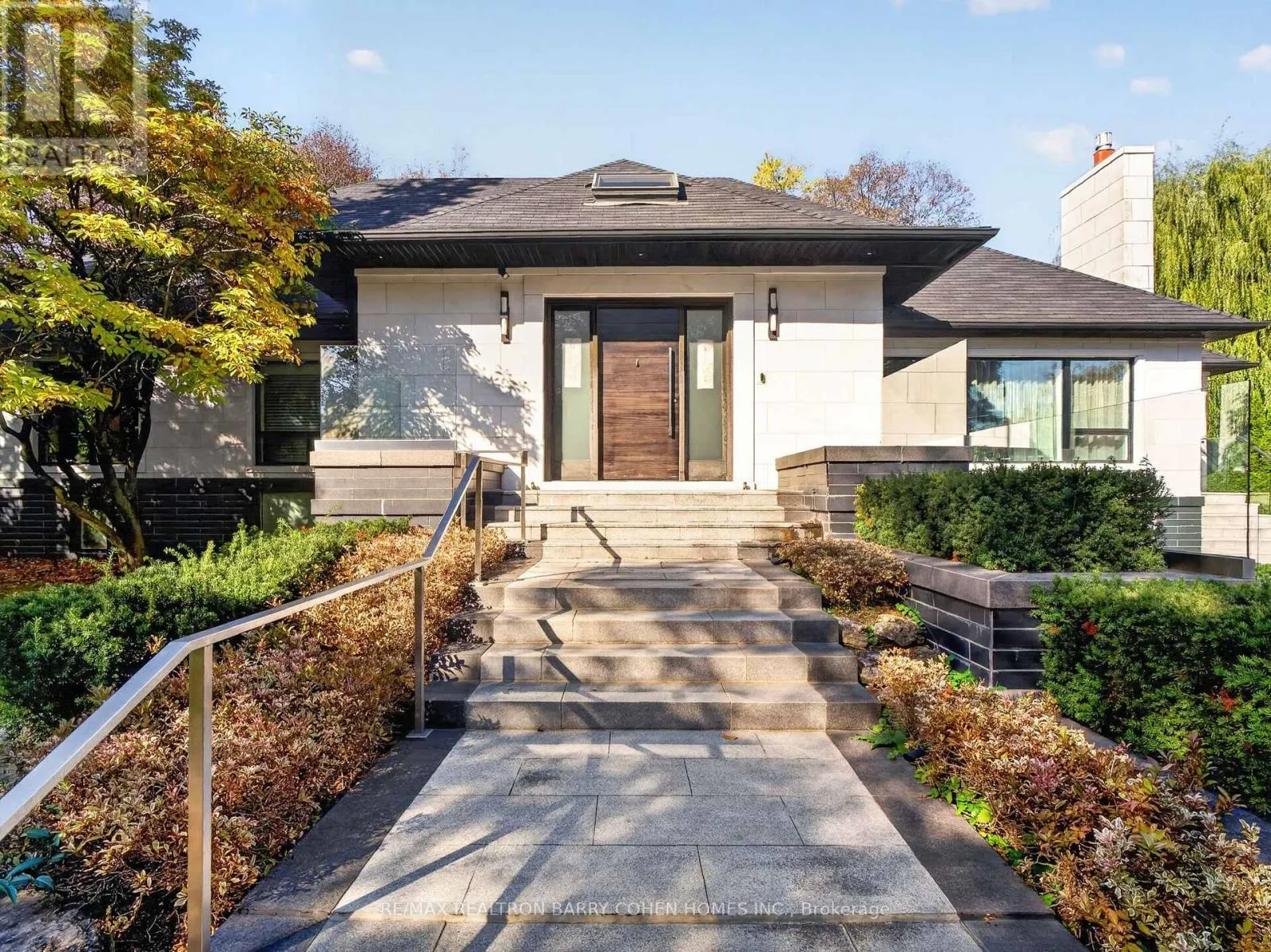 23 VERNHAM COURT